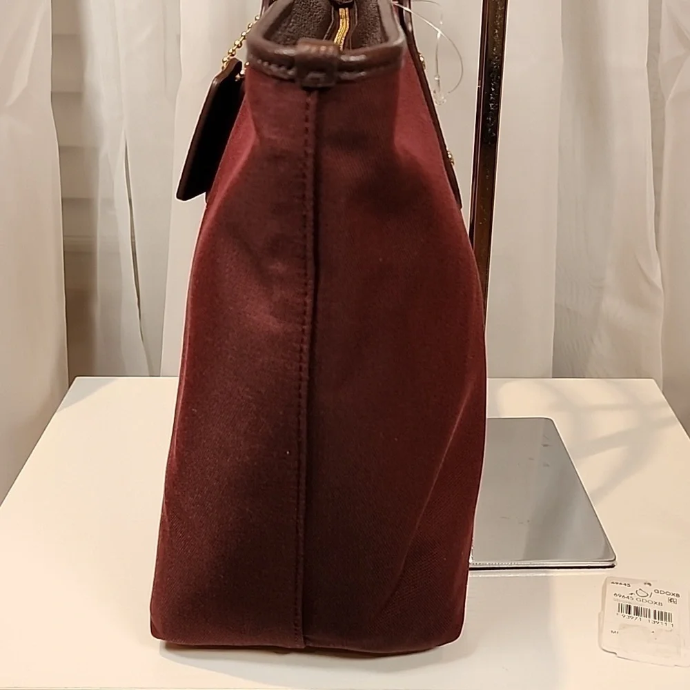 NWT Coach City Zip Tote Bag With Horse And Carriage